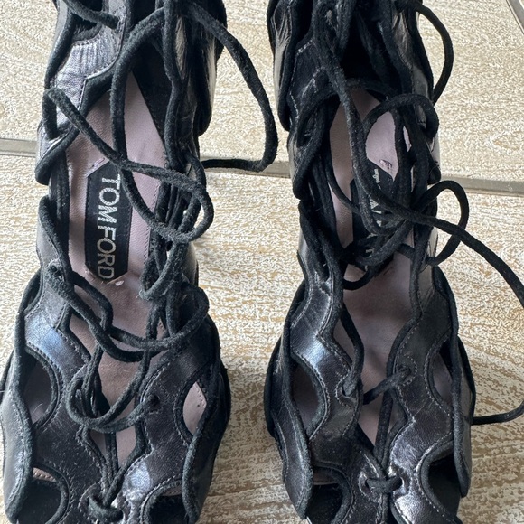 Tom Ford Black Lace-Up Women's Shoes - Picture 3 of 5